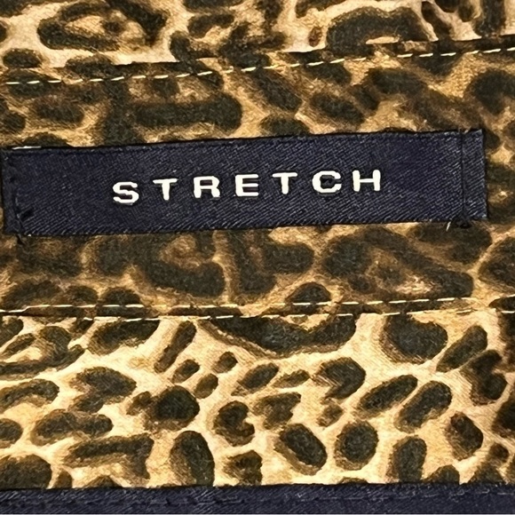 Jones NEW YORK SIGNATURE ANIMAL PRINT LONG SLEEVE BUTTON DOWN BLOUSE - Picture 13 of 16